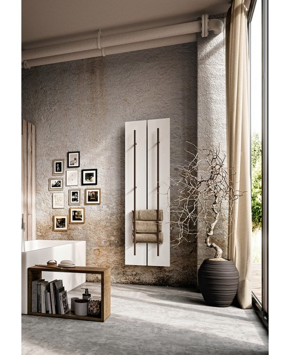 https://www.artscarrelages.com/10654-large_default/seche-serviette-radiateur-electrique-design-salle-de-bain-contemporain-antxteso-v-blanc-mat-avec-une-barre-marron.jpg