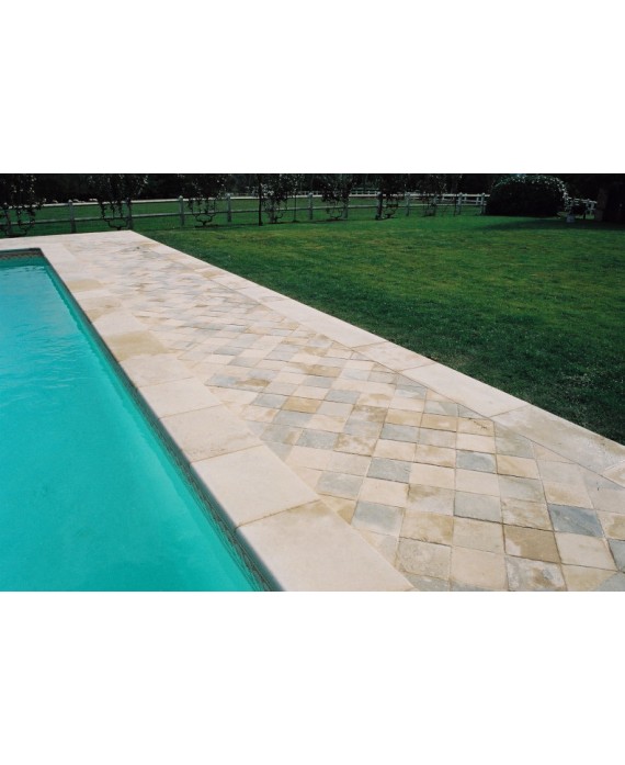 Margelle piscine bord droit pierre du limeyrat grise épaisseur 3cm, longueur libre.