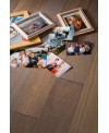 Plancher chêne français parquet massif en chêne scié poivre gris, chambre, grande largeur épaisseur 21mm, largeur 190 mm.