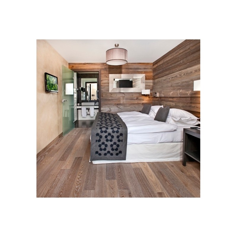 Plancher chêne français parquet massif en chêne scié poivre gris, chambre, grande largeur épaisseur 21mm, largeur 190 mm.