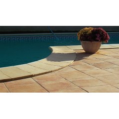 Carrelage en grès cérame émaillé imitation terre cuite en format 34x34cm, peut être posé à l'intérieur de la maison.