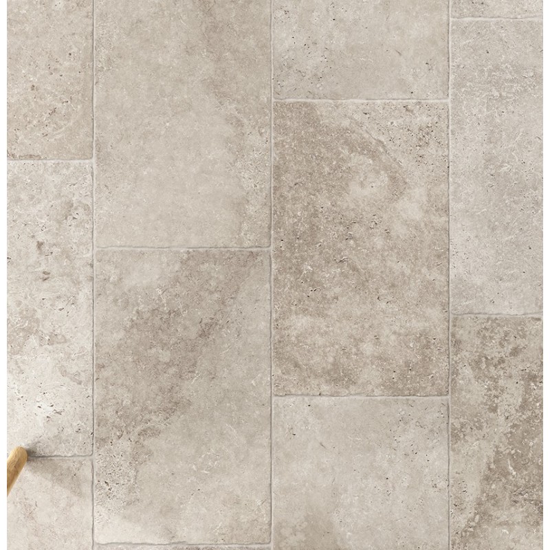 Carrelage imitation travertin gris nuancé mat 61.3x61.3cm, 6x30cm edimsénanque argent.