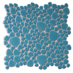 Galet de verre bleu clair craquelé brillant sur trame 26x26cm épaisseur 5mm