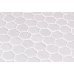 Emaux de verre hexagonnal blanc mat sur plaque de 30.1x29cm onistoneglass white