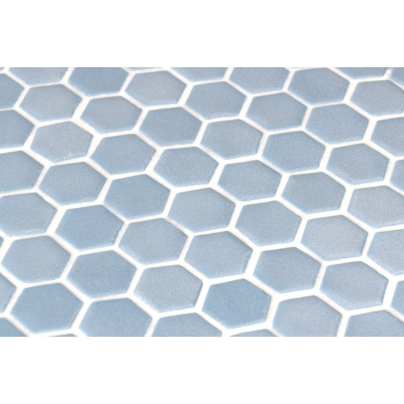 Emaux de verre hexagonal bleu clair mat sur plaque de 30.1x29cm sol et mur onxstoneglass light blue