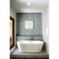 Emaux de verre hexagonal melange de blanc, decor nacré, bleu D:3.175cm sur plaque de 30.1x29cm mur blend onxseagreen