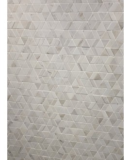 Mosaique triangle marbre blanc poli brillant sur trame 27.5x24cm motamarbeige