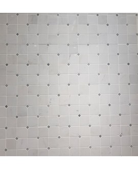 Mosaique salle de bain décor marbre blanc et cabochon gris poli brillant sur trame 30x30cm victoria blanc