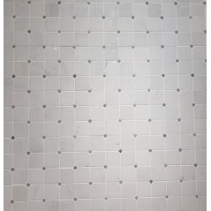 Mosaique salle de bain décor marbre blanc et cabochon gris poli brillant sur trame 30x30cm victoria blanc