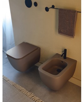 Toilette wc suspendu en céramique émaillée blanc, noir, bleu, vert, rose, gris taupe avec abattant scaxteorema 5126/CL