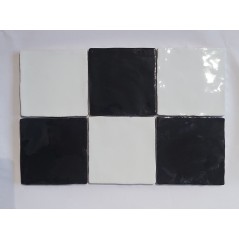 Carrelage effet zellige marocain fait main damier noir et blanc brillant 10x10cm pour le mur estix cadaques