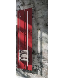 Sèche-serviette radiateur électrique design salle de bain Anteso V rouge mat avec une barre en métal chromé
