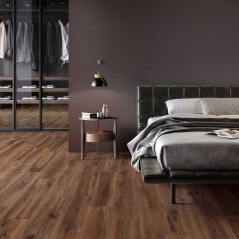 Carrelage imitation parquet foncé moderne brun, sol et mur, grande longueur XXL 30x180cm rectifié, santabwood cherry