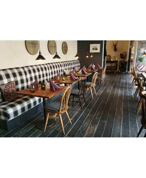 Carrelage effet plancher en bois peint en noir, sol et mur, restaurant, 15x120cm rectifié, santablend noir