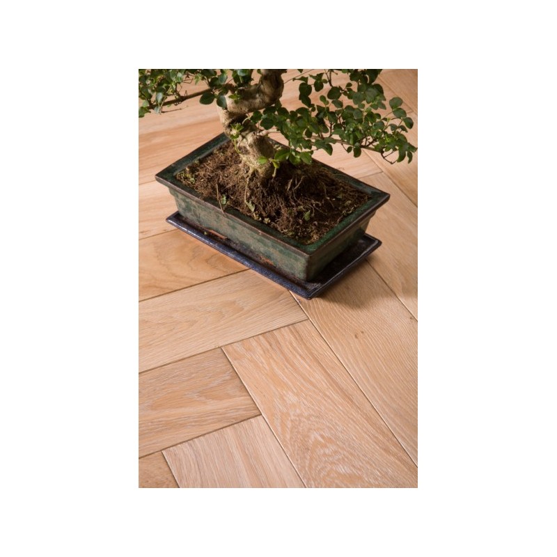 parquet chêne massif , brossé aktiss huilé , choix rustique , ép : 14mm, largeur 150 mm