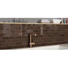 Carrelage imitation Zellige marron brillant, eqvillage wallnut brown pour la crédence